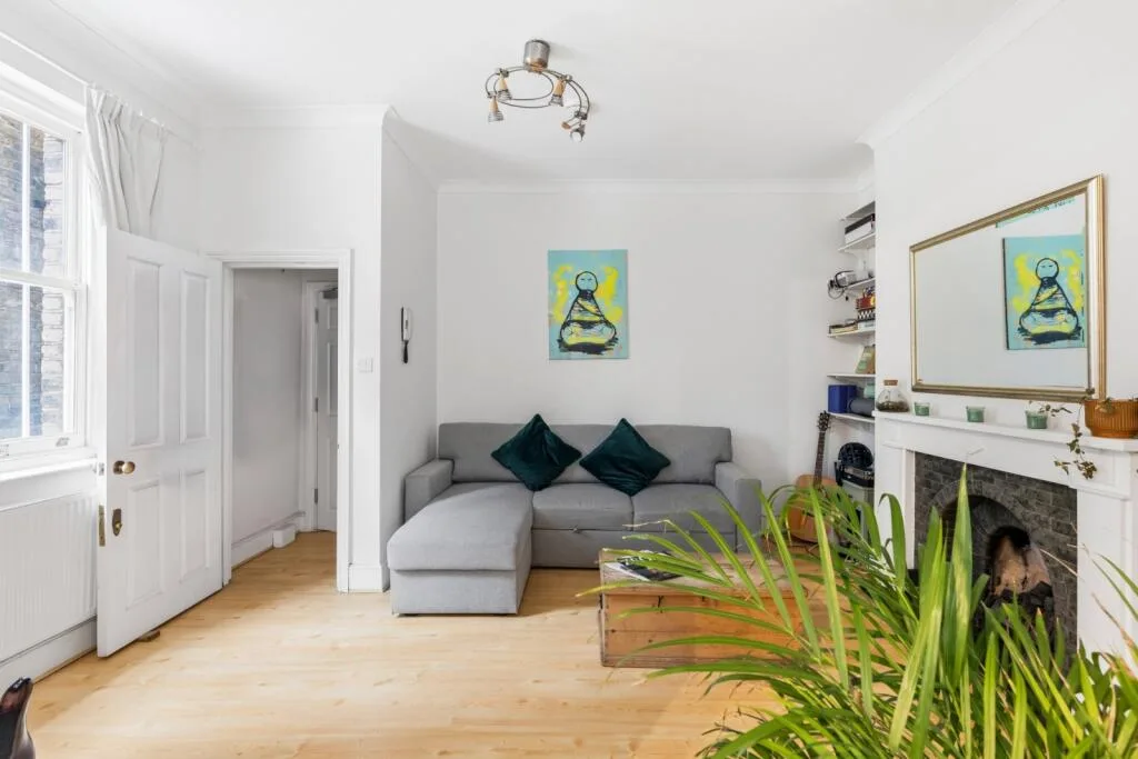 2 bedroom maisonette for rent