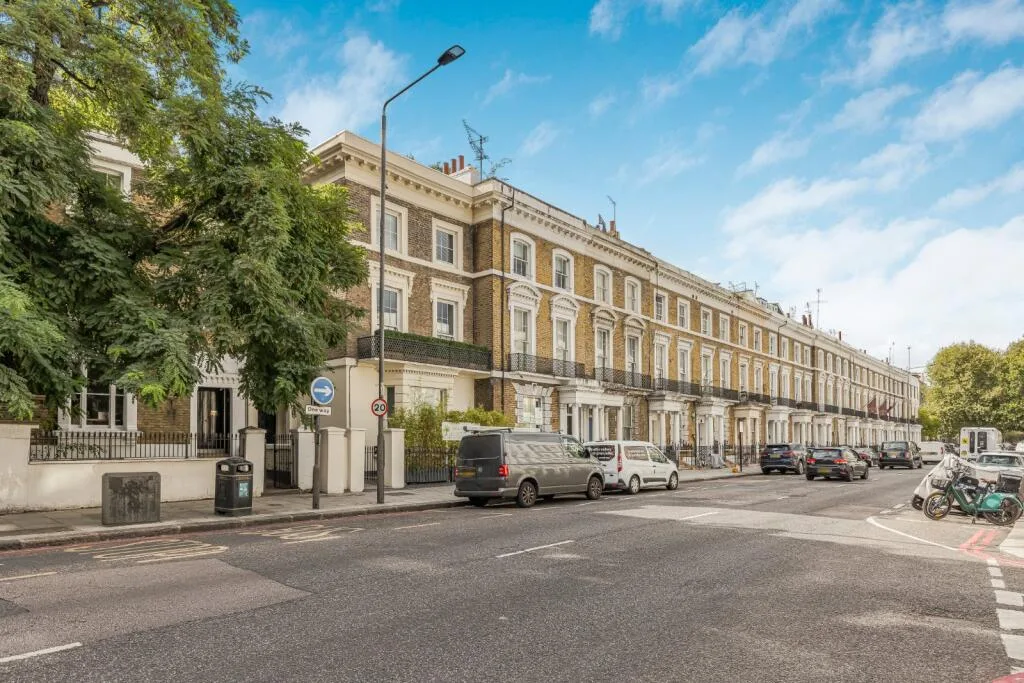 2 bedroom maisonette for rent