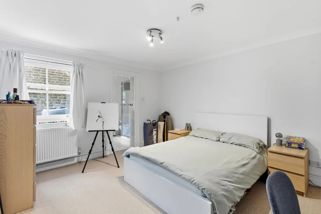2 bedroom maisonette for rent