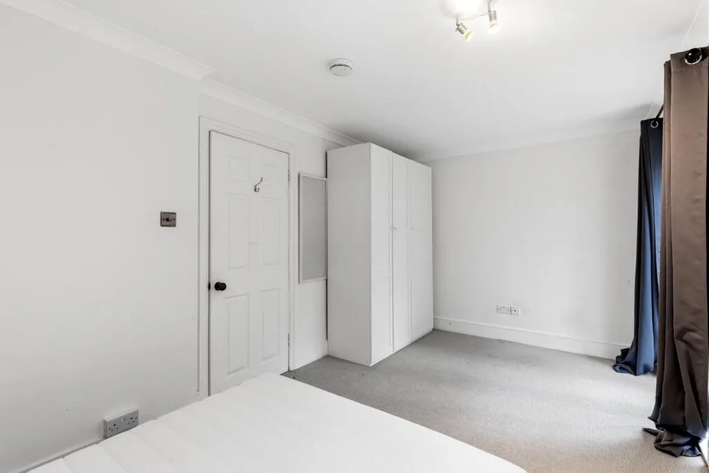 2 bedroom maisonette for rent
