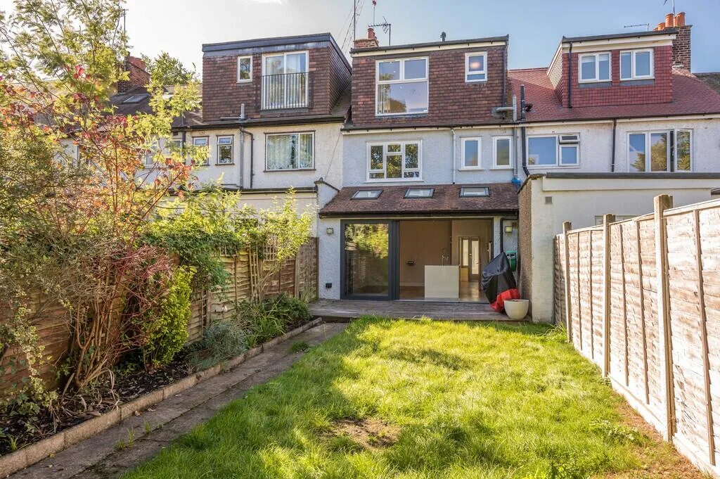 4 bedroom terraced house for rent