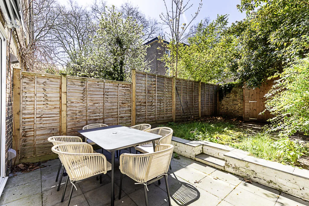 2 bedroom flat for rent