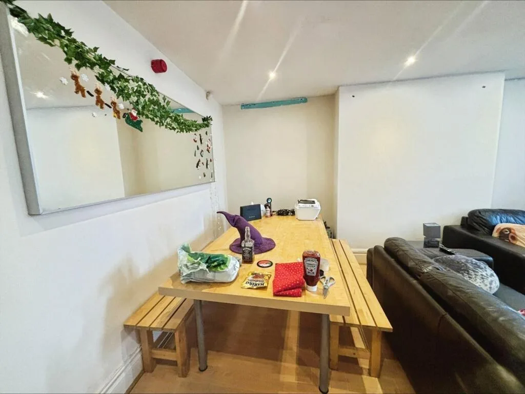 1 bedroom house for rent