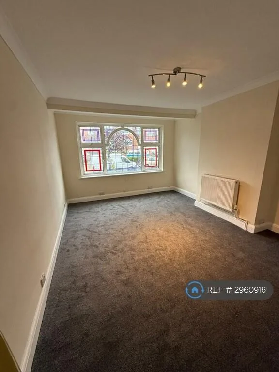 5 bedroom semi-detached house for rent