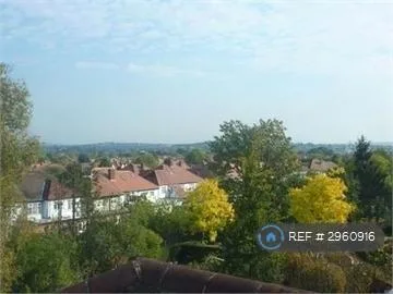5 bedroom semi-detached house for rent