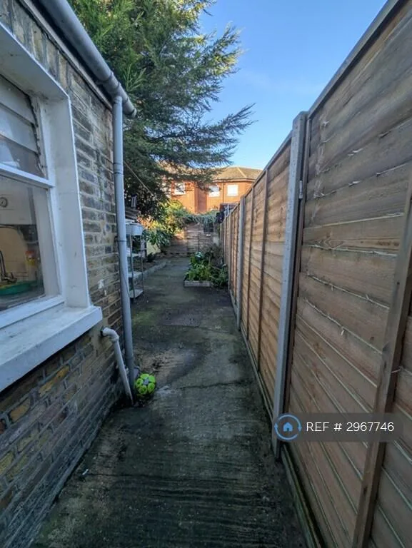 2 bedroom terraced house for rent