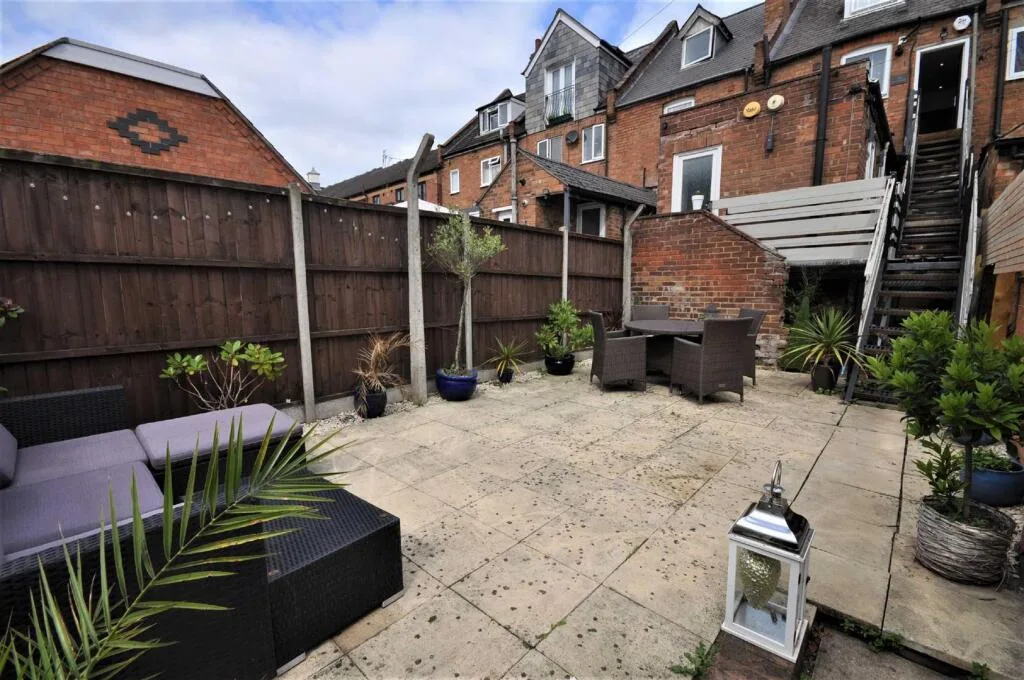 2 bedroom duplex for rent