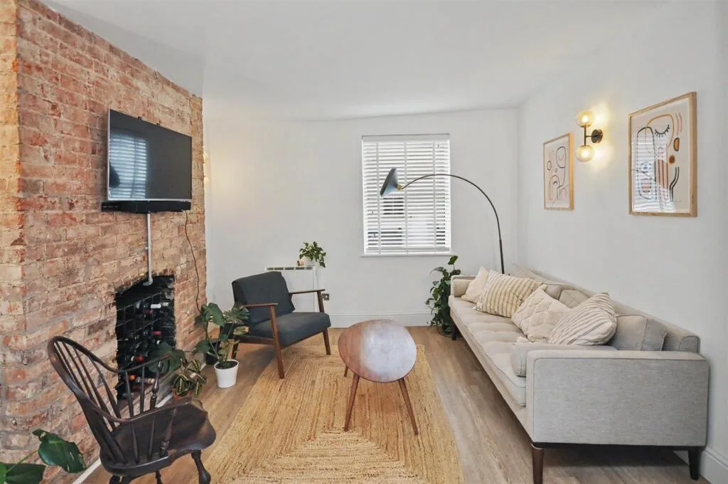 2 bedroom duplex for rent