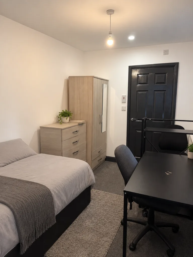 6 bedroom terraced house for rent