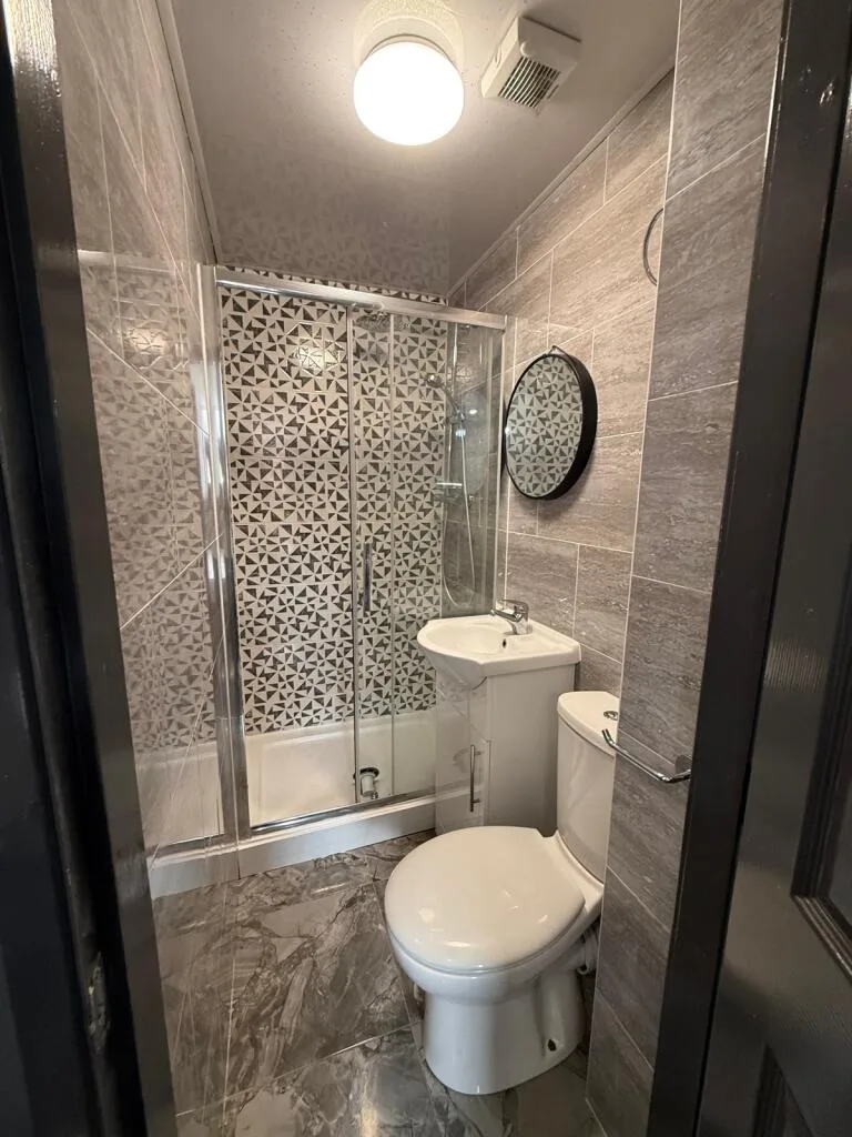 6 bedroom terraced house for rent
