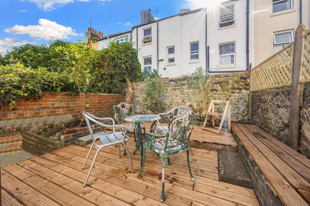 4 bedroom terraced house for rent