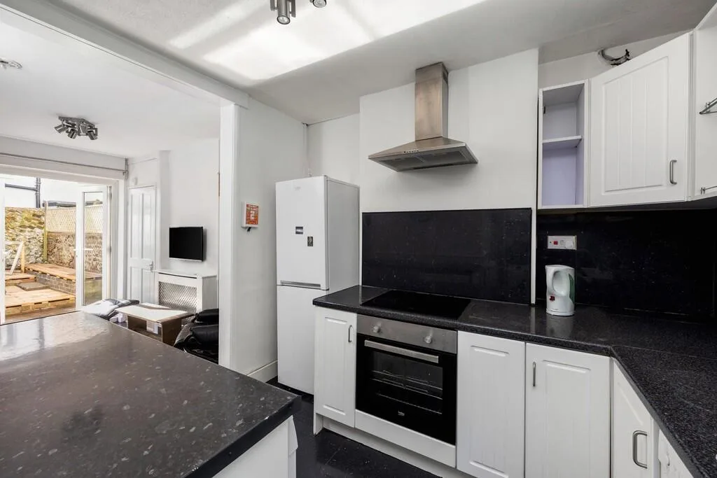 4 bedroom terraced house for rent