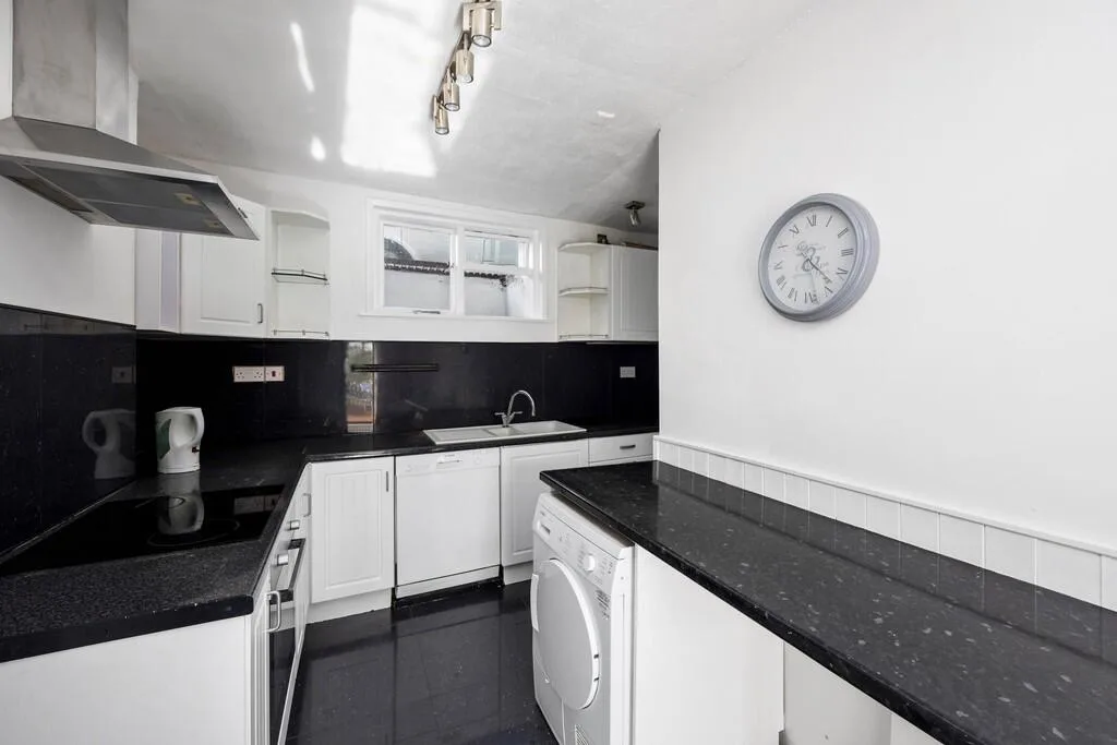 4 bedroom terraced house for rent
