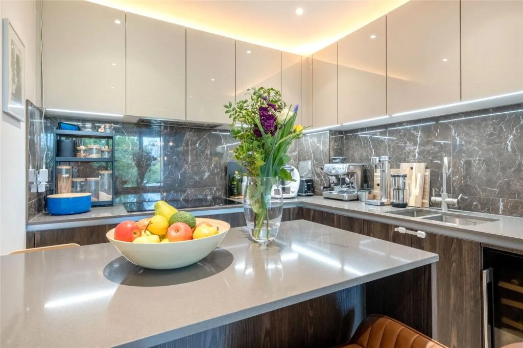 3 bedroom flat for rent