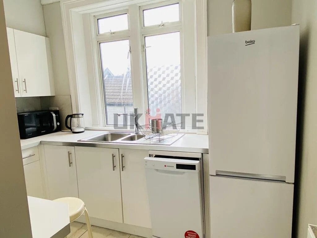 4 bedroom flat for rent