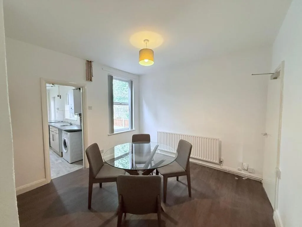 2 bedroom house for rent