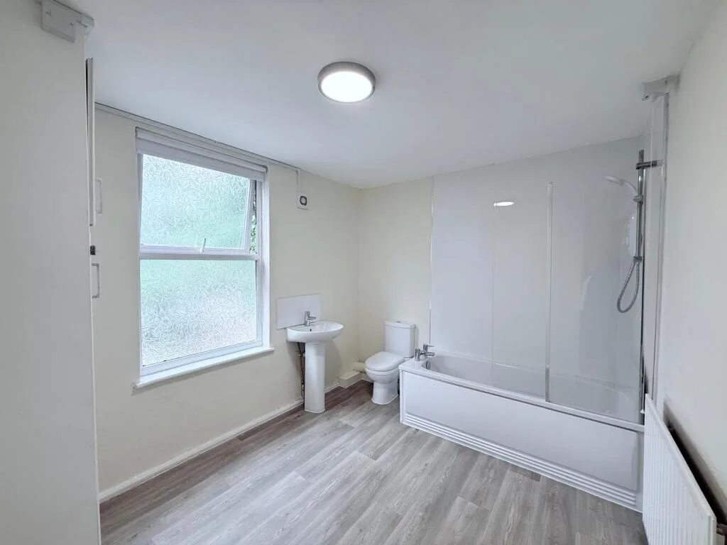 2 bedroom house for rent