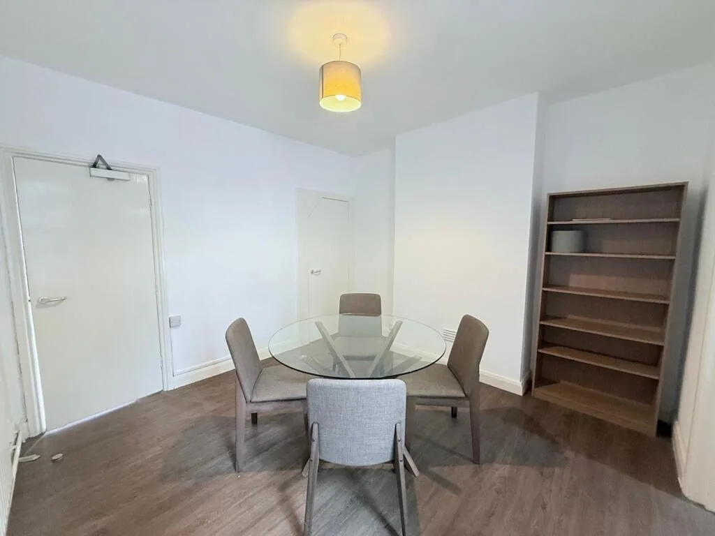 2 bedroom house for rent