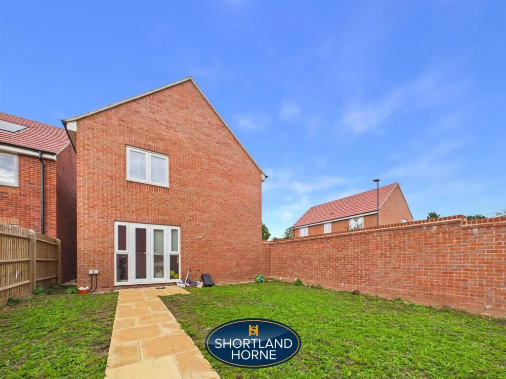 4 bedroom detached house for rent