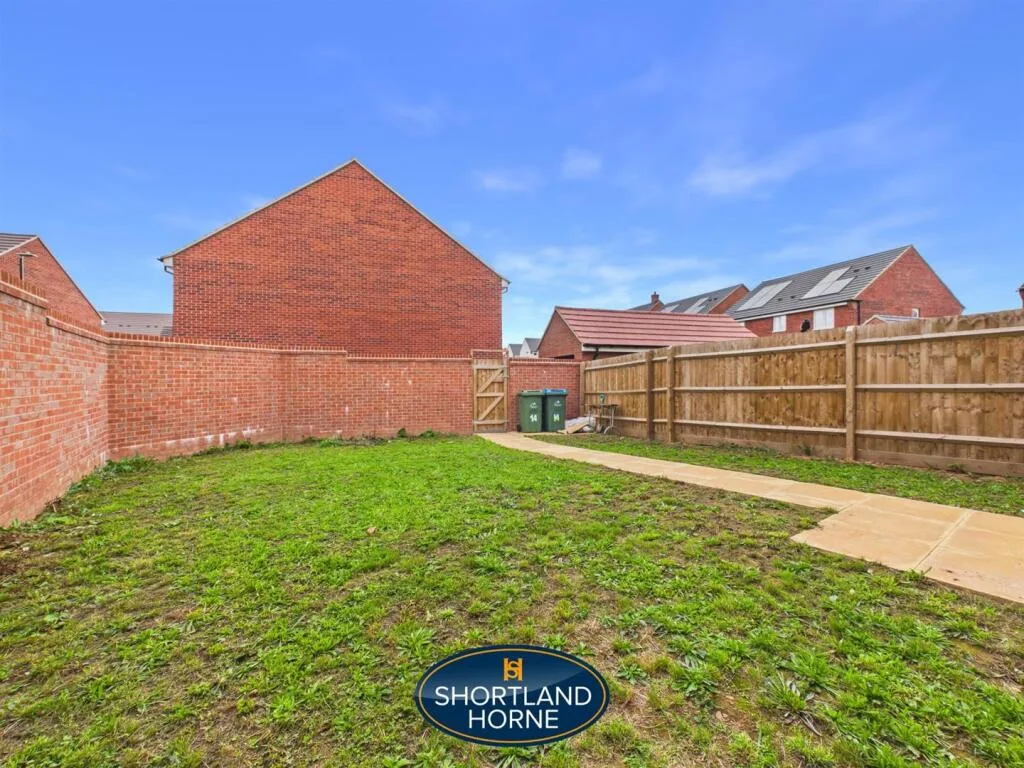 4 bedroom detached house for rent