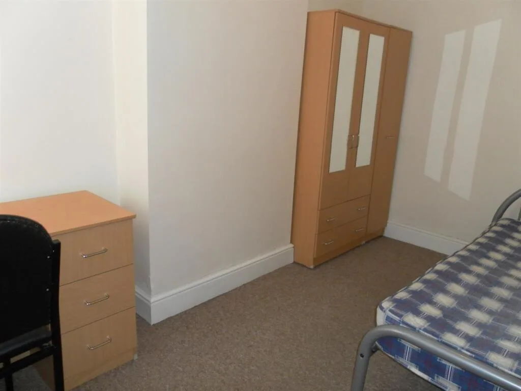 4 bedroom terraced house for rent