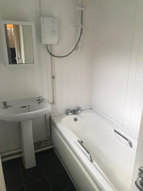3 bedroom semi-detached house for rent
