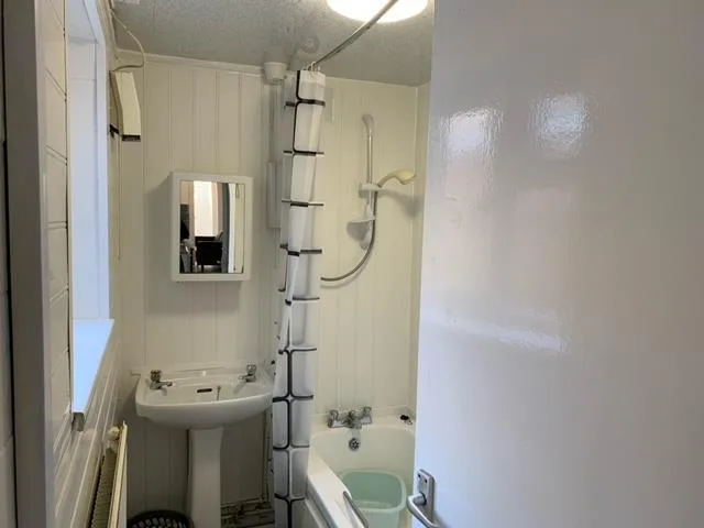 3 bedroom semi-detached house for rent