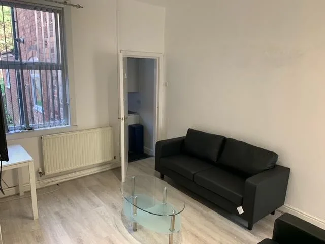 3 bedroom semi-detached house for rent