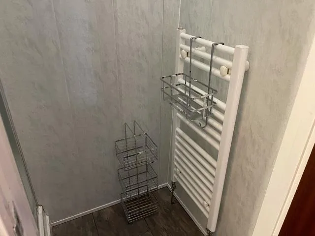 5 bedroom semi-detached house for rent