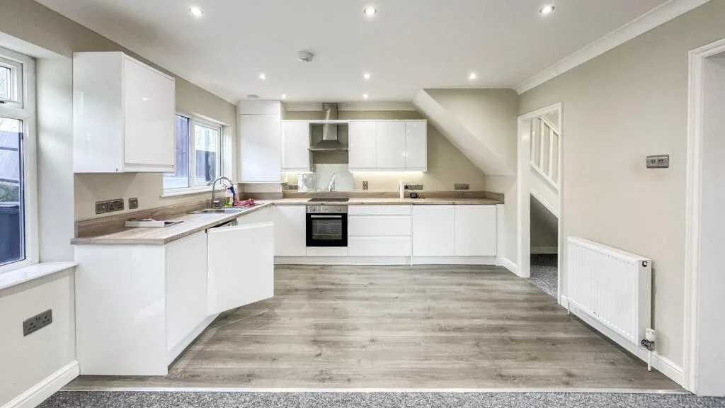 3 bedroom semi-detached house for rent