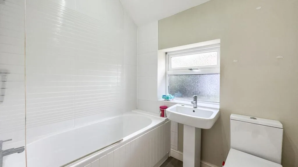 3 bedroom semi-detached house for rent