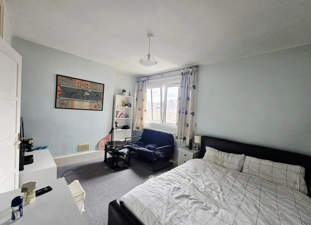 2 bedroom maisonette for rent