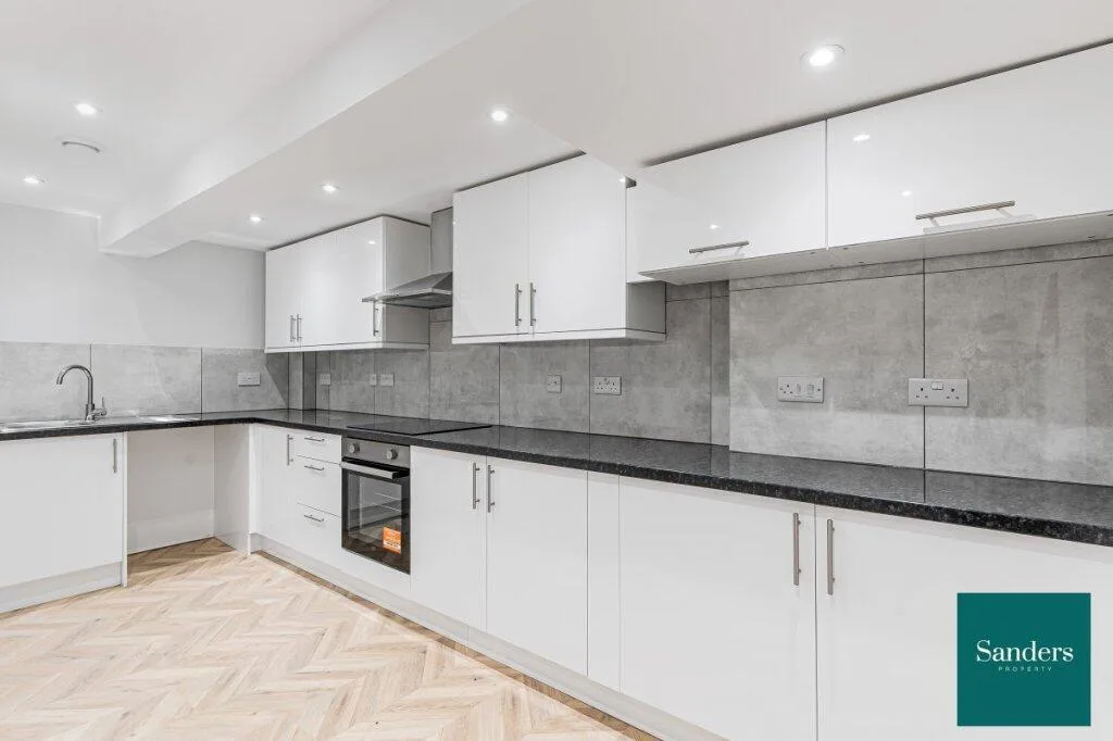5 bedroom flat for rent