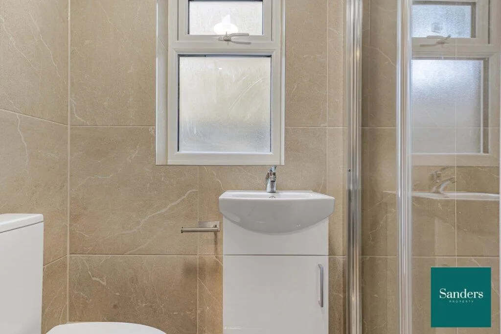 5 bedroom flat for rent