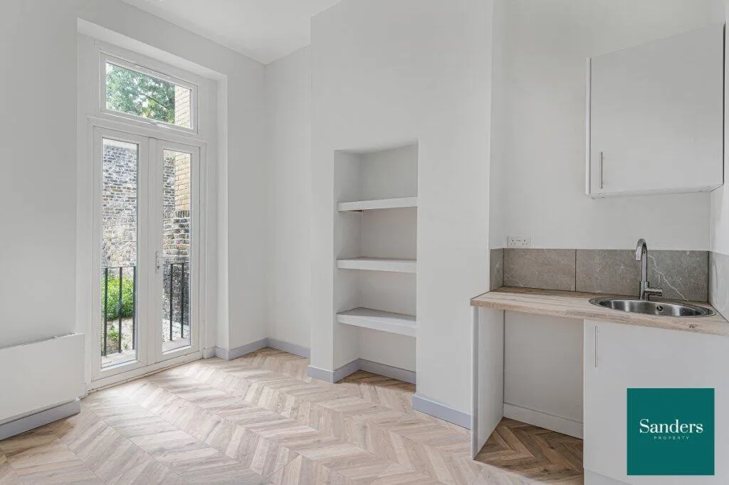5 bedroom flat for rent