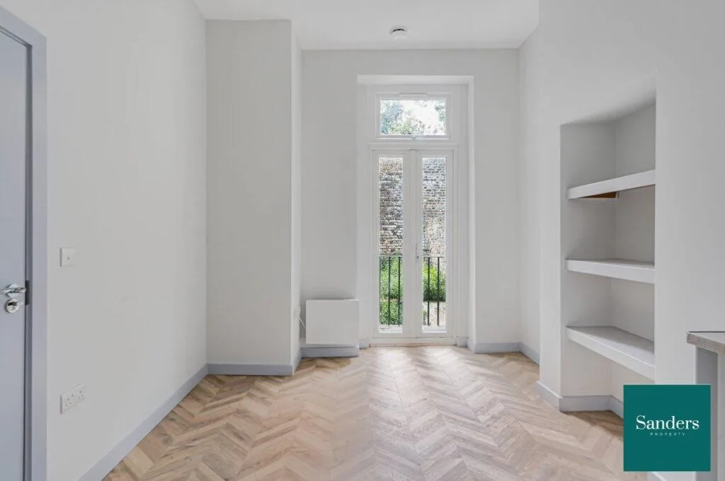 5 bedroom flat for rent