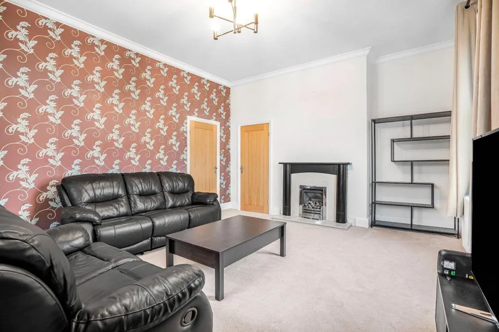 3 bedroom flat for rent