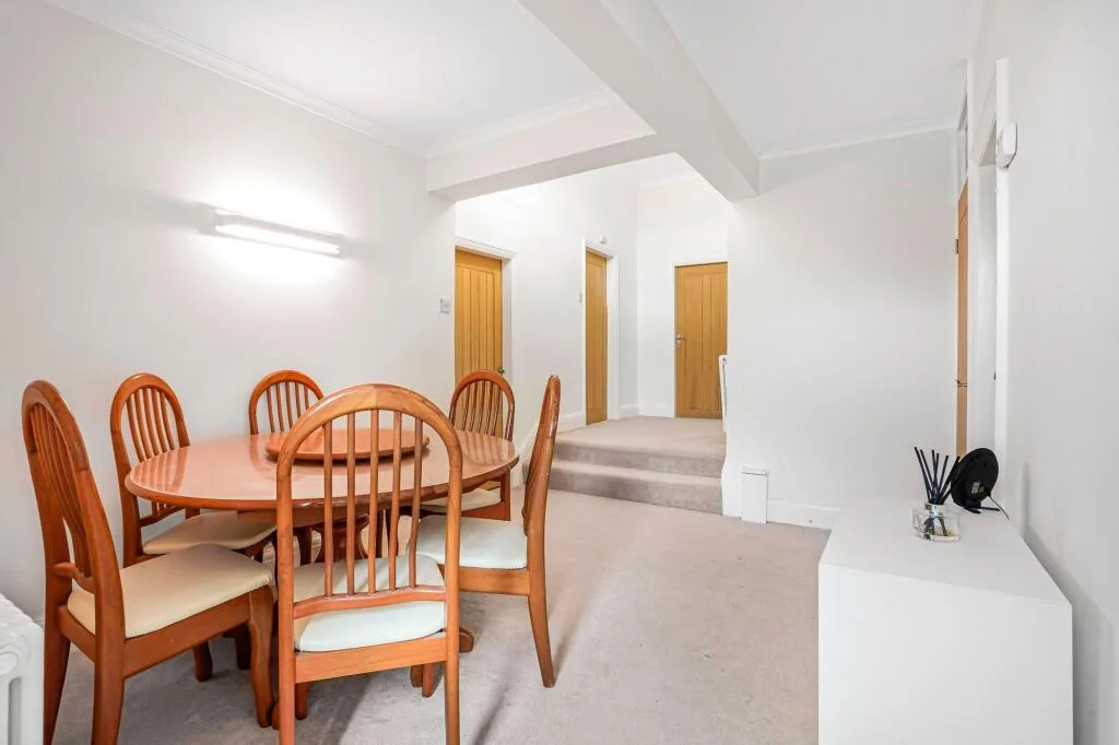 3 bedroom flat for rent