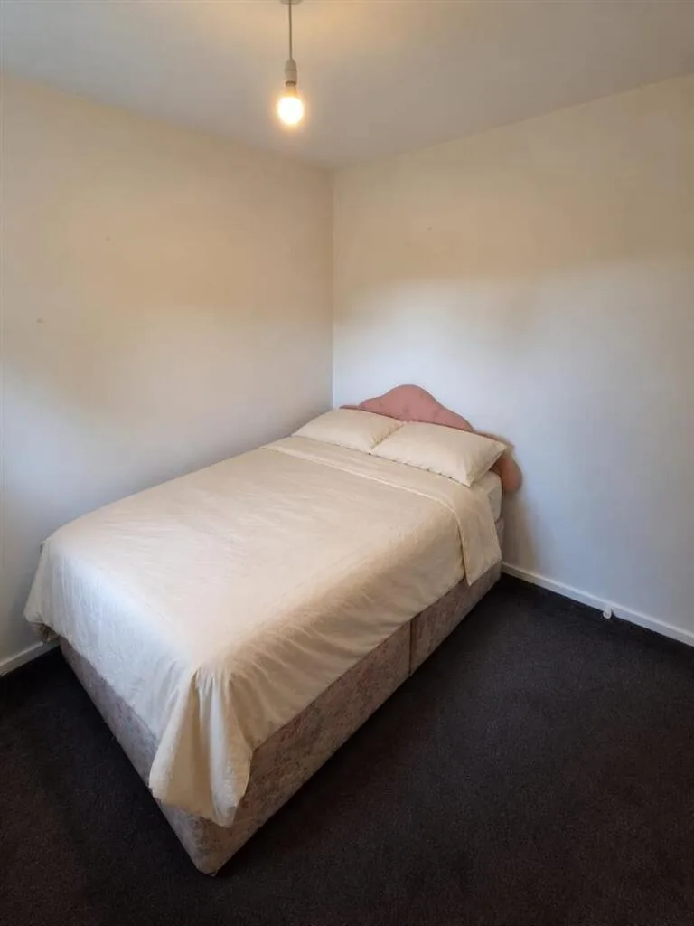 2 bedroom maisonette for rent