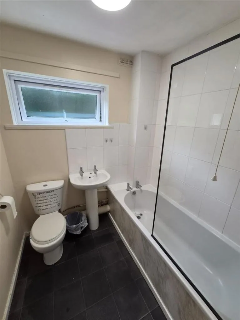 2 bedroom maisonette for rent