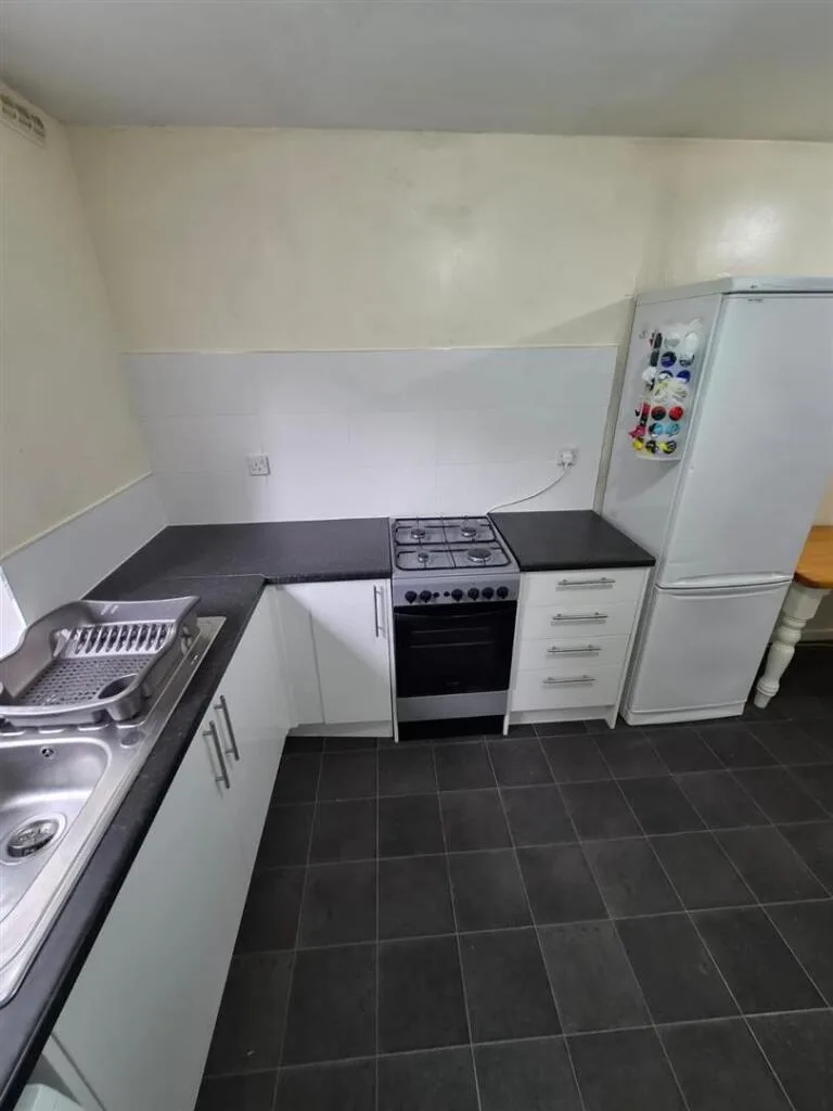 2 bedroom maisonette for rent
