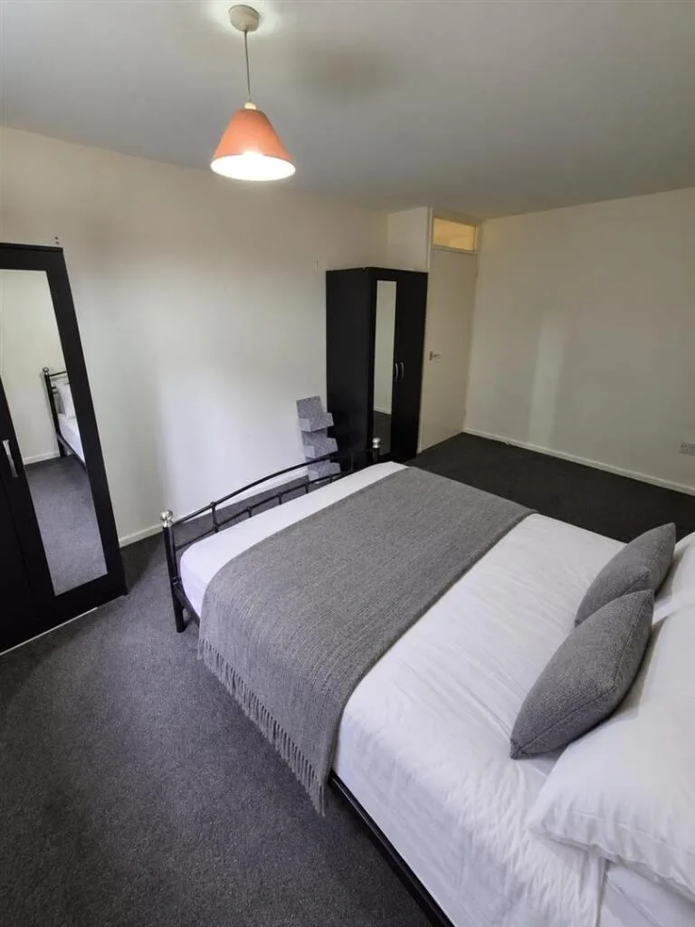 2 bedroom maisonette for rent