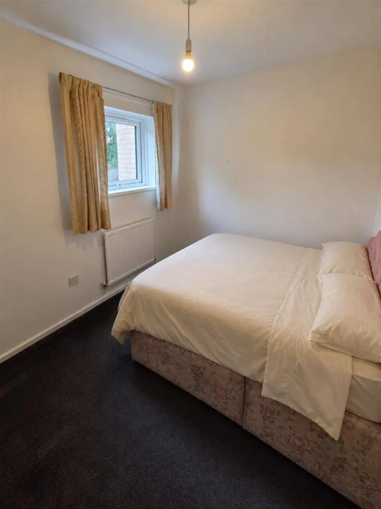 2 bedroom maisonette for rent