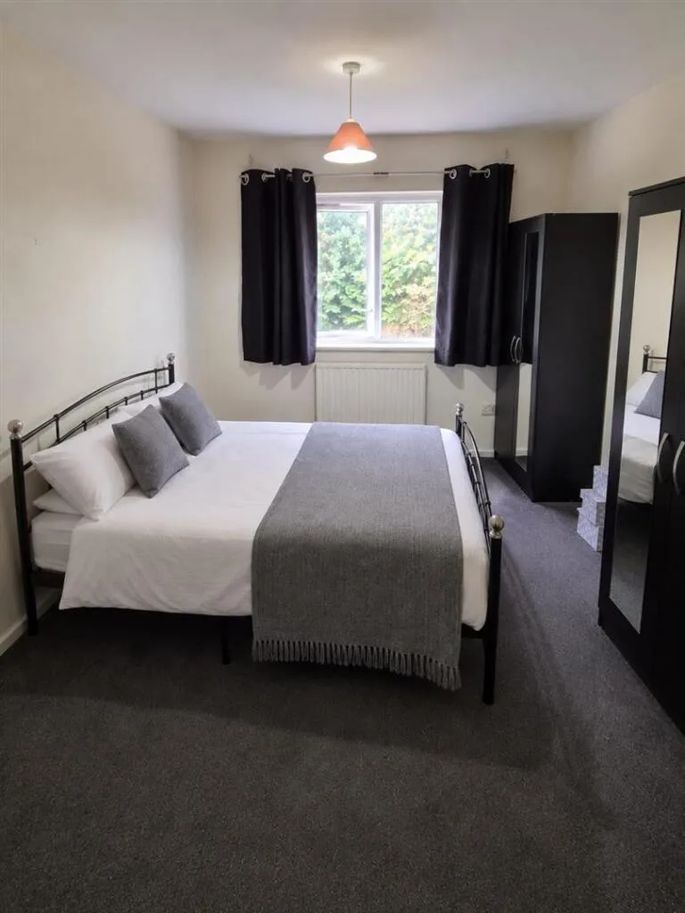 2 bedroom maisonette for rent
