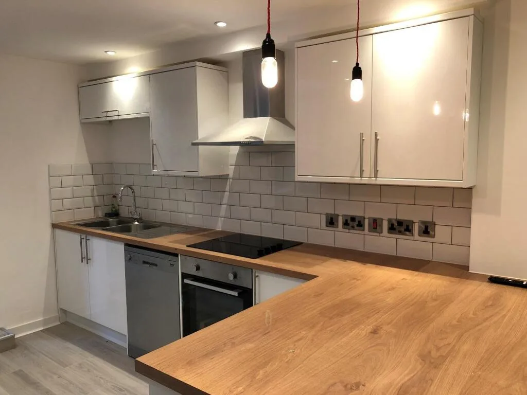 6 bedroom terraced house for rent