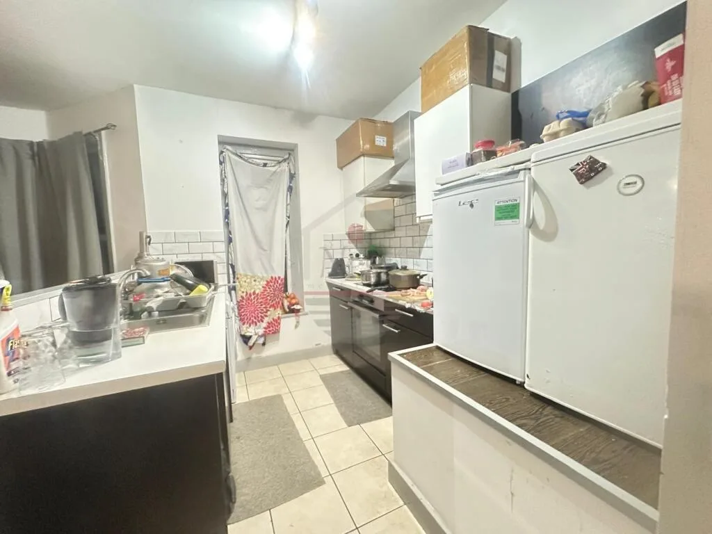 2 bedroom house for rent