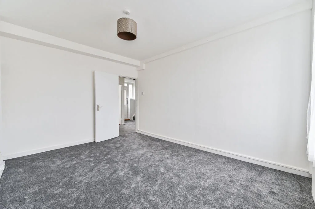 3 bedroom maisonette for rent