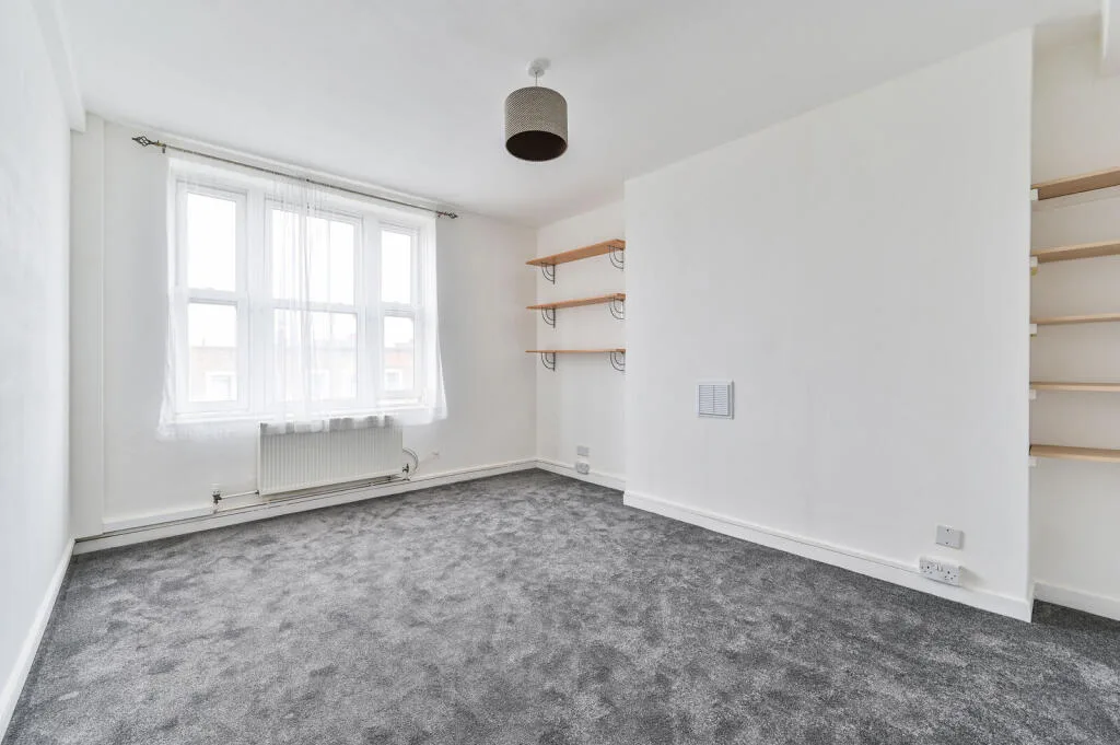 3 bedroom maisonette for rent
