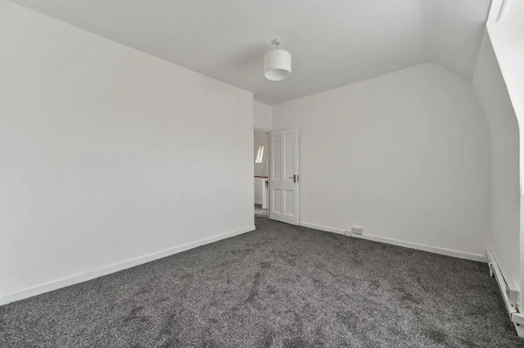 3 bedroom maisonette for rent