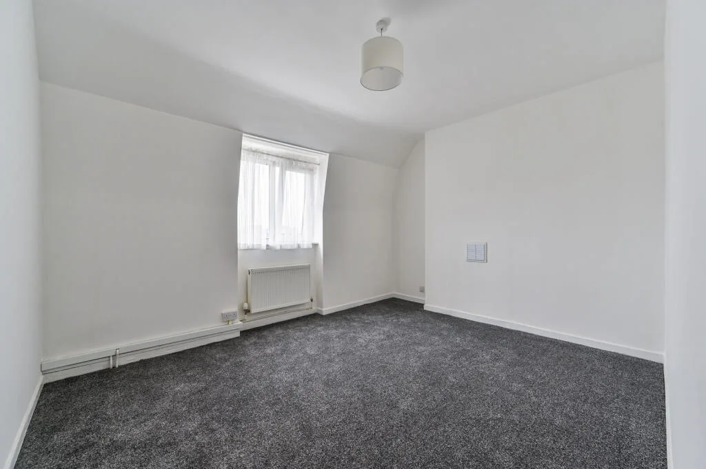 3 bedroom maisonette for rent